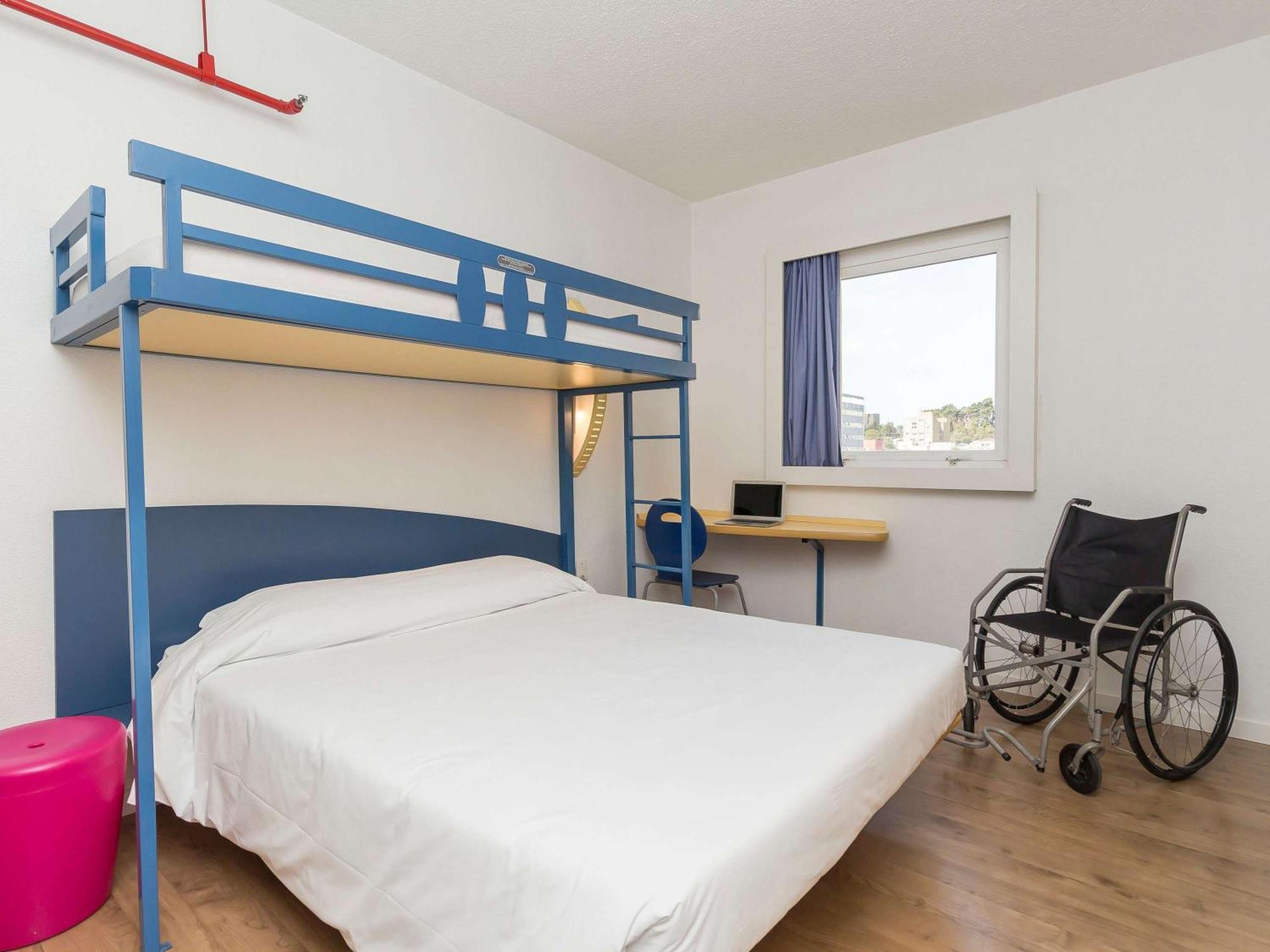 Ibis Budget Curitiba Centro エクステリア 写真